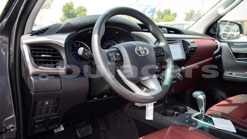 Big with watermark toyota hilux central import dubai 5672