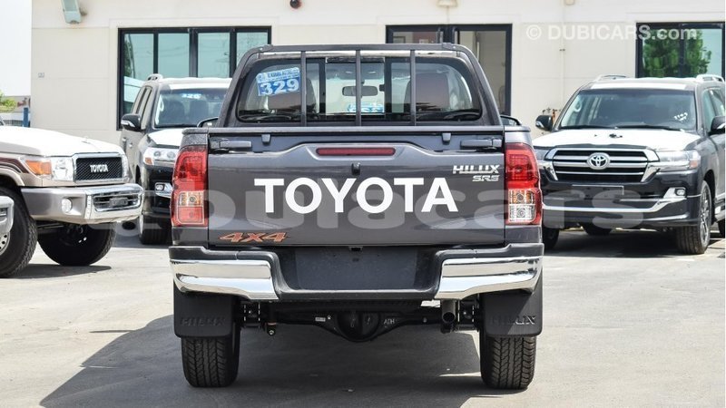 Big with watermark toyota hilux central import dubai 5672