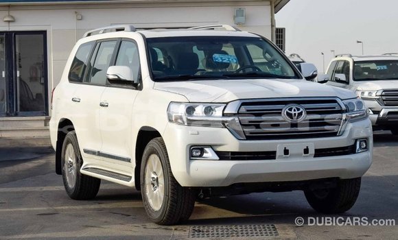 Buy Import Toyota Land Cruiser White Car in Import - Dubai in Central Buy Import Toyota Land Cruiser White Car in Import - Dubai in Central