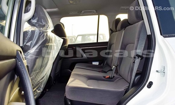 Buy Import Toyota Land Cruiser White Car in Import - Dubai in Central Buy Import Toyota Land Cruiser White Car in Import - Dubai in Central