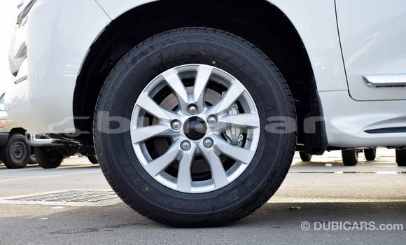 Buy Import Toyota Land Cruiser White Car in Import - Dubai in Central Buy Import Toyota Land Cruiser White Car in Import - Dubai in Central