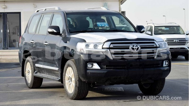 Big with watermark toyota land cruiser central import dubai 5674