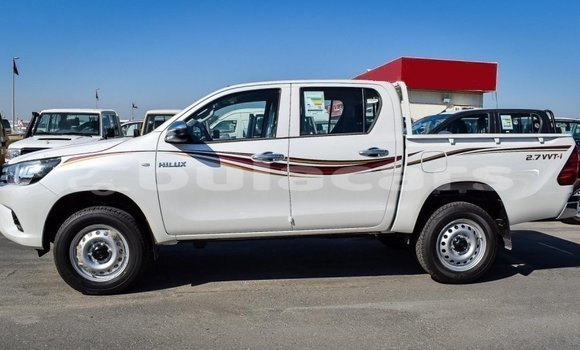 Buy Import Toyota Hilux White Car in Import - Dubai in Central Buy Import Toyota Hilux White Car in Import - Dubai in Central
