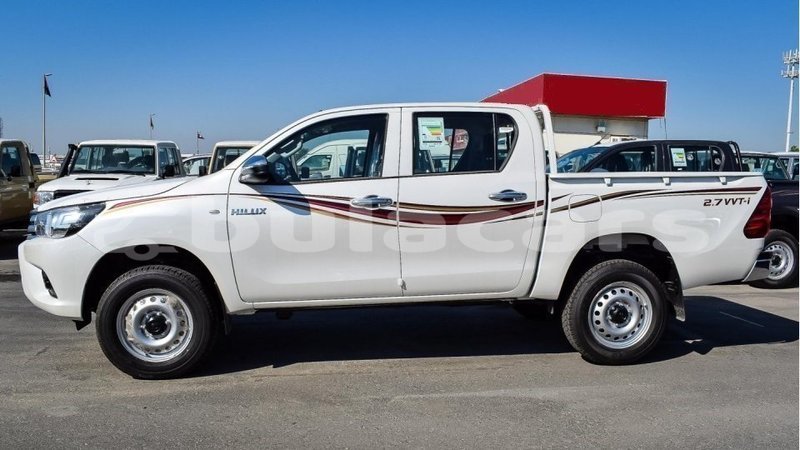 Big with watermark toyota hilux central import dubai 5676