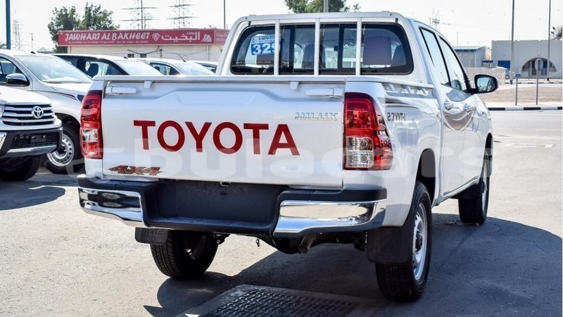 Big with watermark toyota hilux central import dubai 5676