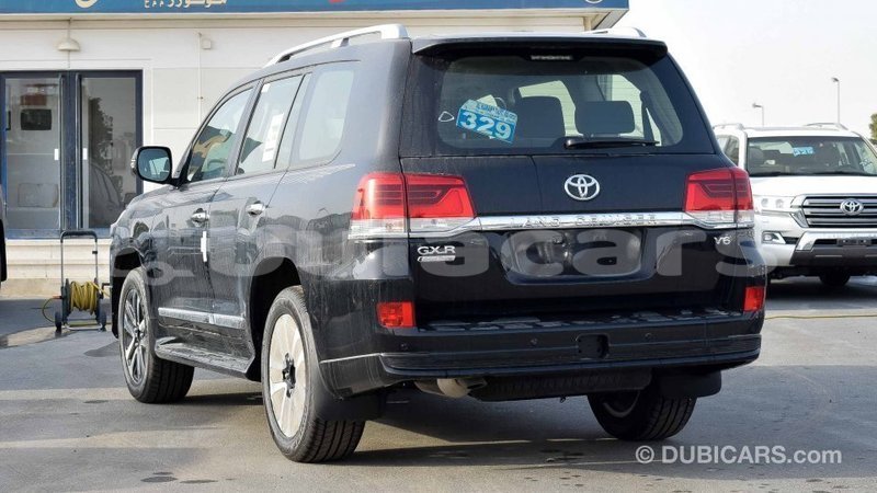 Big with watermark toyota land cruiser central import dubai 5678