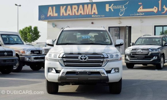 Buy Import Toyota Land Cruiser White Car in Import - Dubai in Central Buy Import Toyota Land Cruiser White Car in Import - Dubai in Central