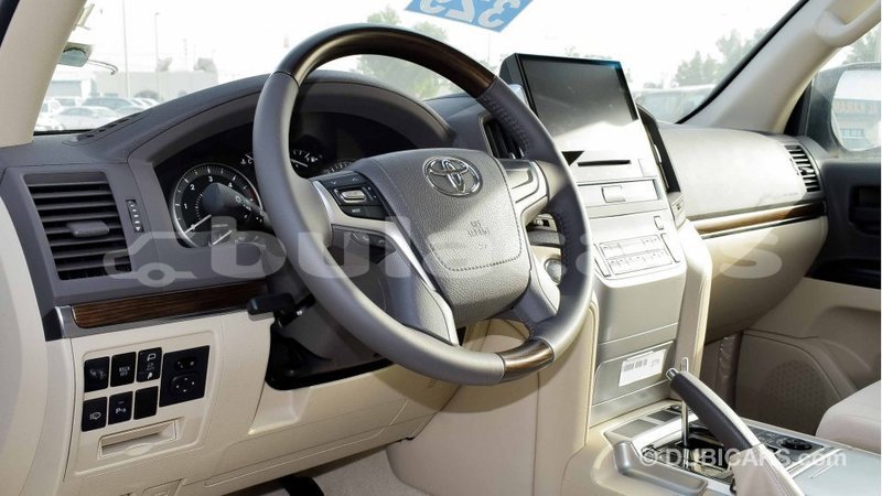 Big with watermark toyota land cruiser central import dubai 5679