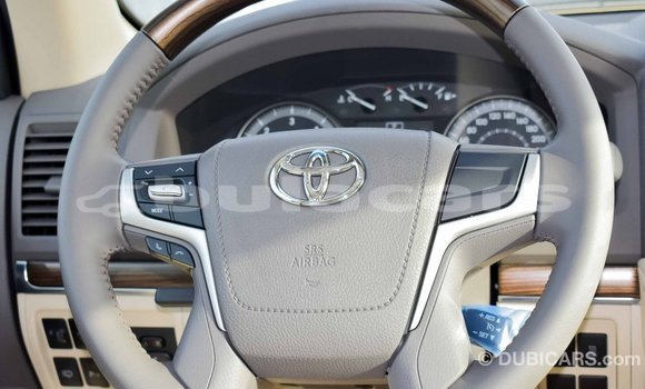 Buy Import Toyota Land Cruiser White Car in Import - Dubai in Central Buy Import Toyota Land Cruiser White Car in Import - Dubai in Central