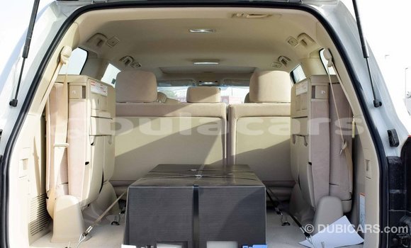 Buy Import Toyota Land Cruiser White Car in Import - Dubai in Central Buy Import Toyota Land Cruiser White Car in Import - Dubai in Central