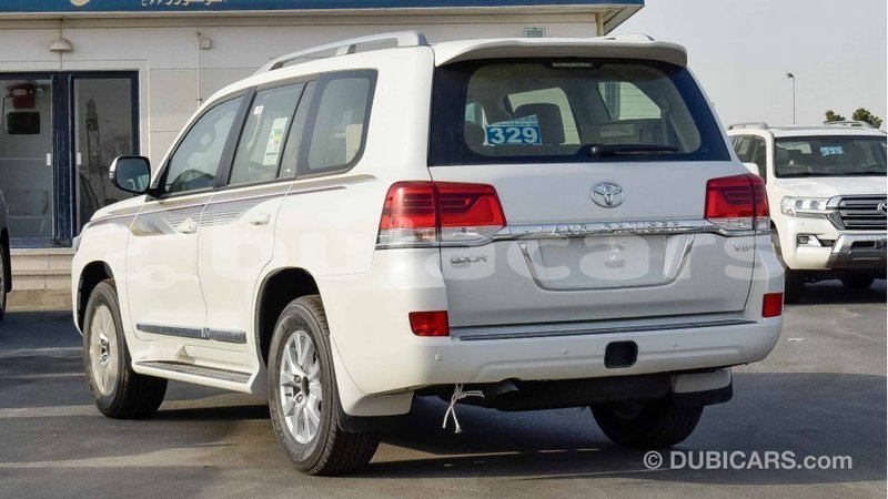 Big with watermark toyota land cruiser central import dubai 5679