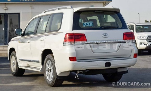 Buy Import Toyota Land Cruiser White Car in Import - Dubai in Central Buy Import Toyota Land Cruiser White Car in Import - Dubai in Central