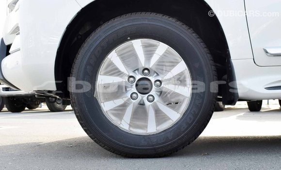 Buy Import Toyota Land Cruiser White Car in Import - Dubai in Central Buy Import Toyota Land Cruiser White Car in Import - Dubai in Central
