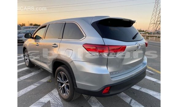 Buy Import Toyota Highlander Grey Car in Import - Dubai in Central Buy Import Toyota Highlander Grey Car in Import - Dubai in Central
