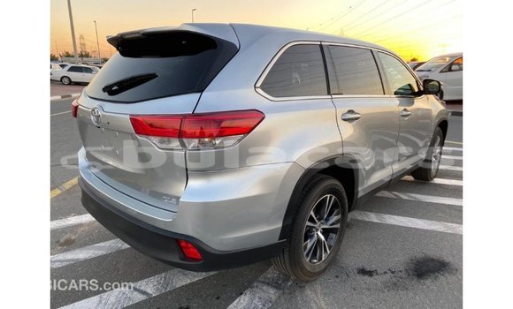 Buy Import Toyota Highlander Grey Car in Import - Dubai in Central Buy Import Toyota Highlander Grey Car in Import - Dubai in Central