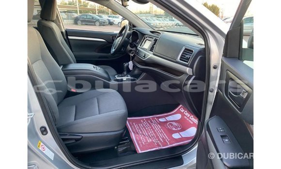 Buy Import Toyota Highlander Grey Car in Import - Dubai in Central Buy Import Toyota Highlander Grey Car in Import - Dubai in Central
