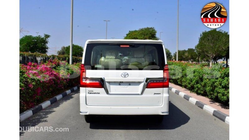 Big with watermark toyota granvia central import dubai 5686