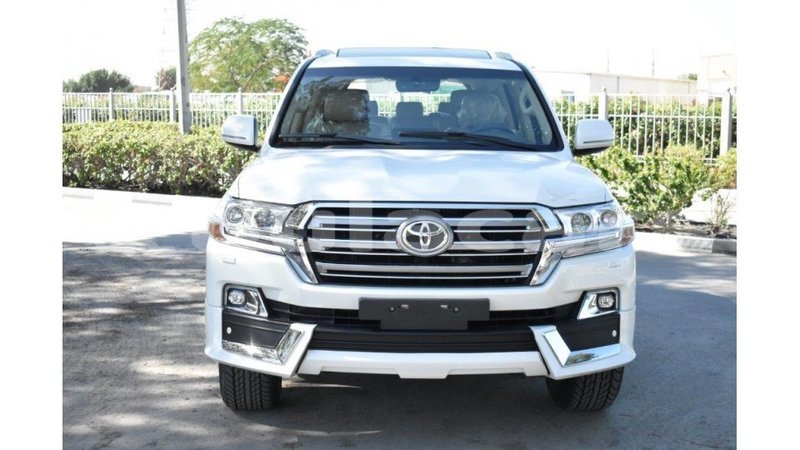 Big with watermark toyota land cruiser central import dubai 5687