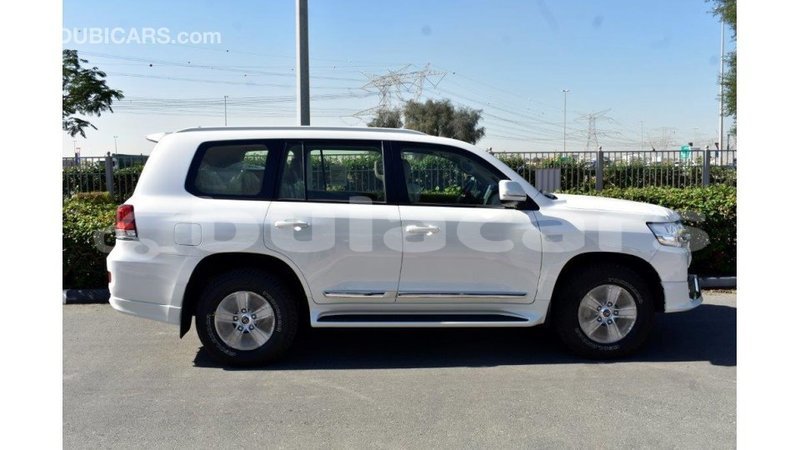 Big with watermark toyota land cruiser central import dubai 5687