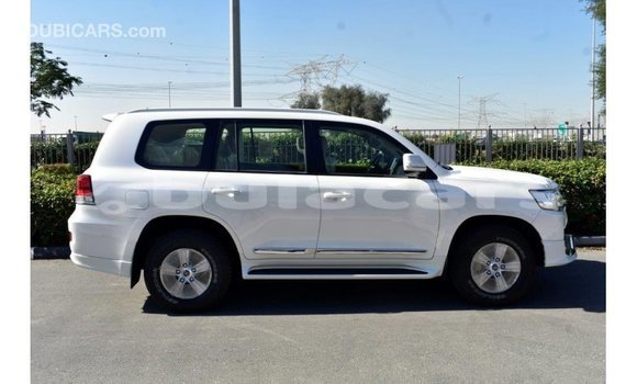 Buy Import Toyota Land Cruiser White Car in Import - Dubai in Central Buy Import Toyota Land Cruiser White Car in Import - Dubai in Central