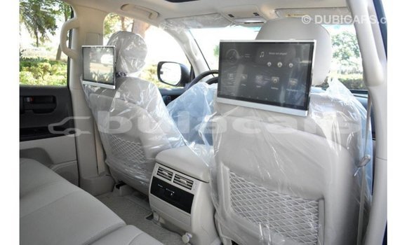 Buy Import Toyota Land Cruiser White Car in Import - Dubai in Central Buy Import Toyota Land Cruiser White Car in Import - Dubai in Central