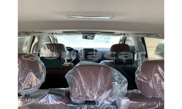 Acheter Import Voiture Toyota Land Cruiser Blanc à Import - Dubai, Central Acheter Import Voiture Toyota Land Cruiser Blanc à Import - Dubai, Central