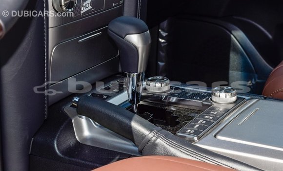 Acheter Import Voiture Toyota Land Cruiser Noir à Import - Dubai, Central Acheter Import Voiture Toyota Land Cruiser Noir à Import - Dubai, Central