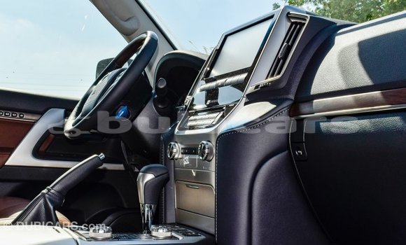 Acheter Import Voiture Toyota Land Cruiser Noir à Import - Dubai, Central Acheter Import Voiture Toyota Land Cruiser Noir à Import - Dubai, Central