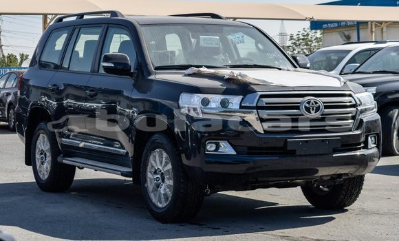 Acheter Import Voiture Toyota Land Cruiser Noir à Import - Dubai, Central Acheter Import Voiture Toyota Land Cruiser Noir à Import - Dubai, Central