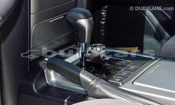 Acheter Import Voiture Toyota Land Cruiser Noir à Import - Dubai, Central Acheter Import Voiture Toyota Land Cruiser Noir à Import - Dubai, Central