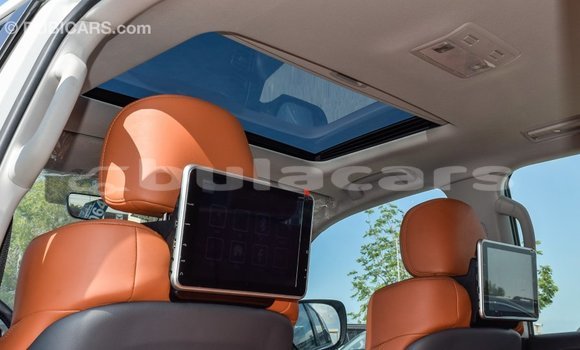 Acheter Import Voiture Toyota Land Cruiser Blanc à Import - Dubai, Central Acheter Import Voiture Toyota Land Cruiser Blanc à Import - Dubai, Central