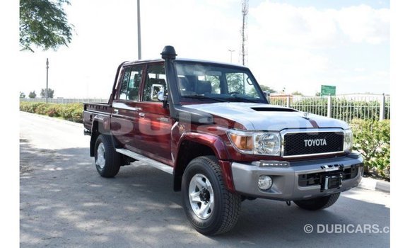 Acheter Import Voiture Toyota Land Cruiser Rouge à Import - Dubai, Central Acheter Import Voiture Toyota Land Cruiser Rouge à Import - Dubai, Central