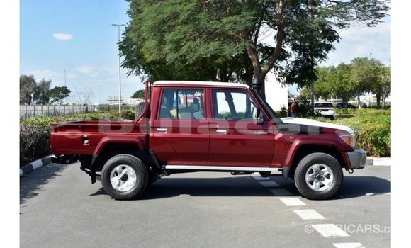 Acheter Import Voiture Toyota Land Cruiser Rouge à Import - Dubai, Central Acheter Import Voiture Toyota Land Cruiser Rouge à Import - Dubai, Central