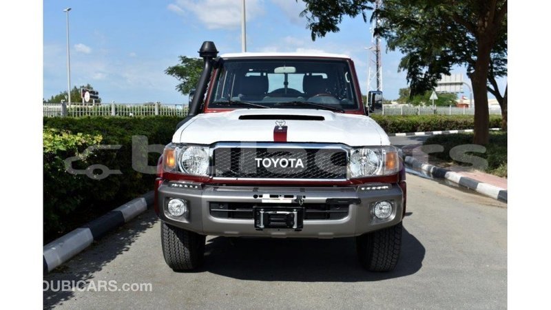 Big with watermark toyota land cruiser central import dubai 5702