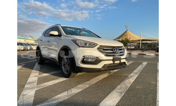 Buy Import Hyundai Santa Fe White Car in Import - Dubai in Central Buy Import Hyundai Santa Fe White Car in Import - Dubai in Central