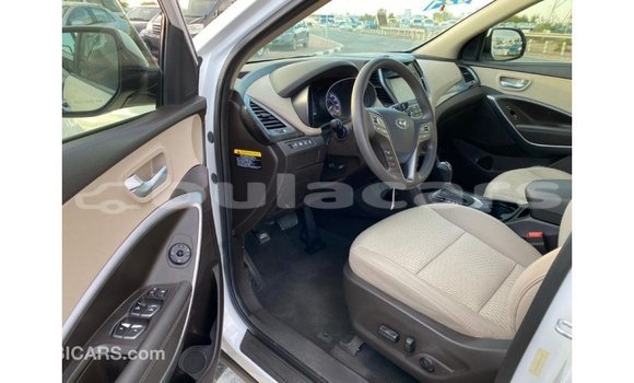 Buy Import Hyundai Santa Fe White Car in Import - Dubai in Central Buy Import Hyundai Santa Fe White Car in Import - Dubai in Central