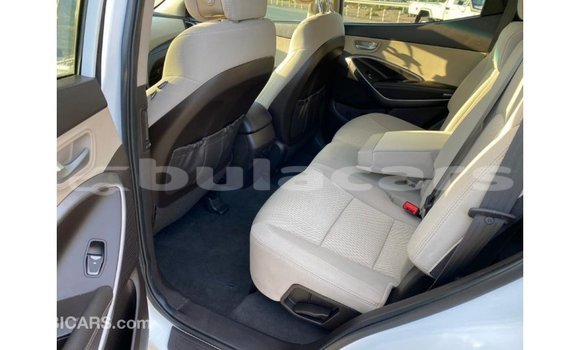 Buy Import Hyundai Santa Fe White Car in Import - Dubai in Central Buy Import Hyundai Santa Fe White Car in Import - Dubai in Central