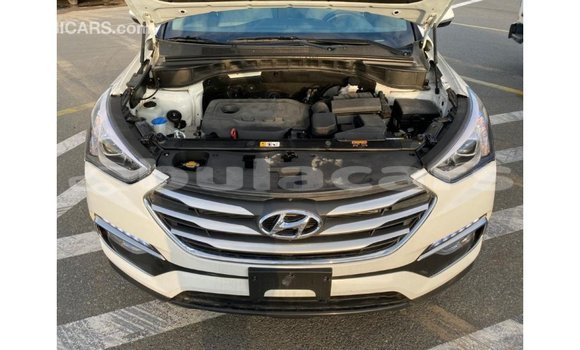 Buy Import Hyundai Santa Fe White Car in Import - Dubai in Central Buy Import Hyundai Santa Fe White Car in Import - Dubai in Central