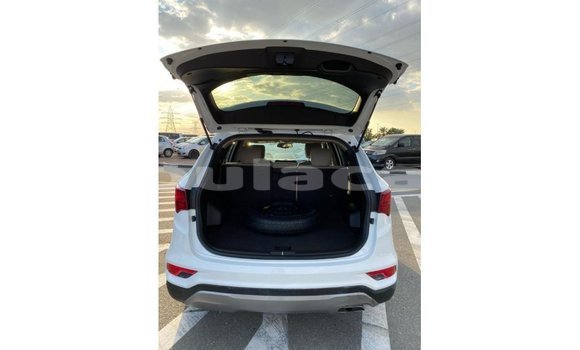 Buy Import Hyundai Santa Fe White Car in Import - Dubai in Central Buy Import Hyundai Santa Fe White Car in Import - Dubai in Central