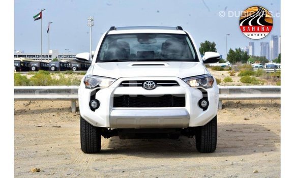 Acheter Import Voiture Toyota 4Runner Blanc à Import - Dubai, Central Acheter Import Voiture Toyota 4Runner Blanc à Import - Dubai, Central