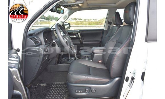 Acheter Import Voiture Toyota 4Runner Blanc à Import - Dubai, Central Acheter Import Voiture Toyota 4Runner Blanc à Import - Dubai, Central