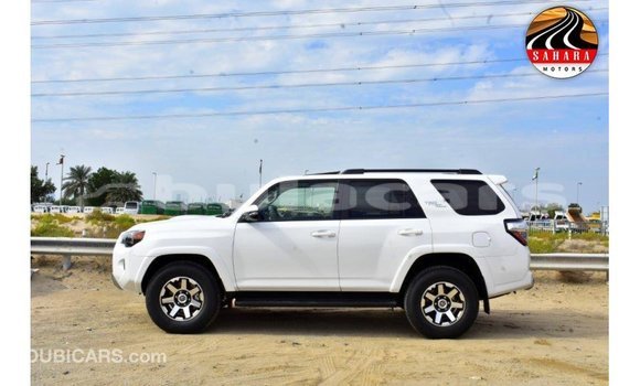 Acheter Import Voiture Toyota 4Runner Blanc à Import - Dubai, Central Acheter Import Voiture Toyota 4Runner Blanc à Import - Dubai, Central