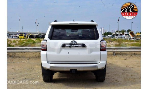 Acheter Import Voiture Toyota 4Runner Blanc à Import - Dubai, Central Acheter Import Voiture Toyota 4Runner Blanc à Import - Dubai, Central