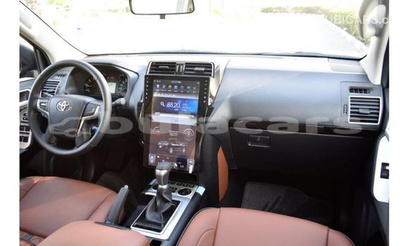 Acheter Import Voiture Toyota Prado Noir à Import - Dubai, Central Acheter Import Voiture Toyota Prado Noir à Import - Dubai, Central