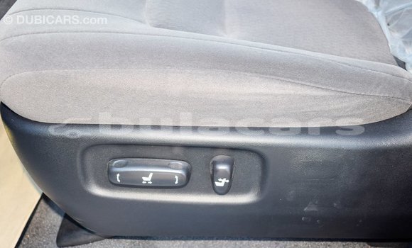 Acheter Import Voiture Toyota Land Cruiser Blanc à Import - Dubai, Central Acheter Import Voiture Toyota Land Cruiser Blanc à Import - Dubai, Central