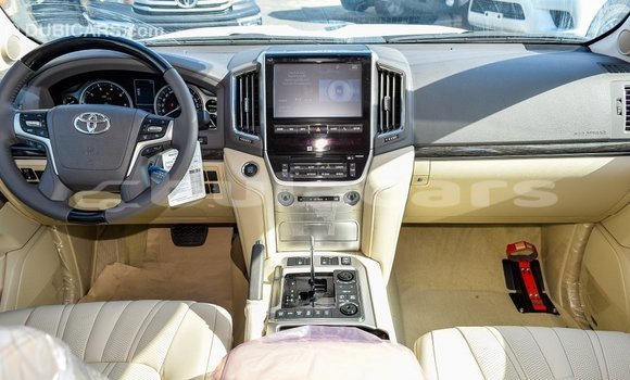 Acheter Import Voiture Toyota Land Cruiser Noir à Import - Dubai, Central Acheter Import Voiture Toyota Land Cruiser Noir à Import - Dubai, Central