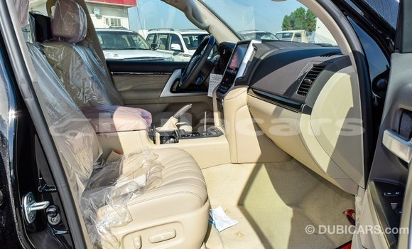 Acheter Import Voiture Toyota Land Cruiser Noir à Import - Dubai, Central Acheter Import Voiture Toyota Land Cruiser Noir à Import - Dubai, Central