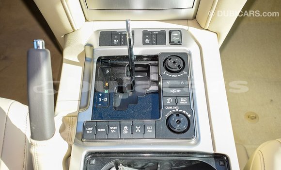 Acheter Import Voiture Toyota Land Cruiser Noir à Import - Dubai, Central Acheter Import Voiture Toyota Land Cruiser Noir à Import - Dubai, Central