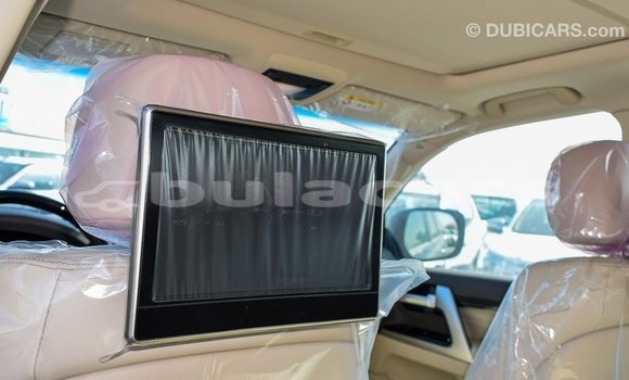 Acheter Import Voiture Toyota Land Cruiser Noir à Import - Dubai, Central Acheter Import Voiture Toyota Land Cruiser Noir à Import - Dubai, Central