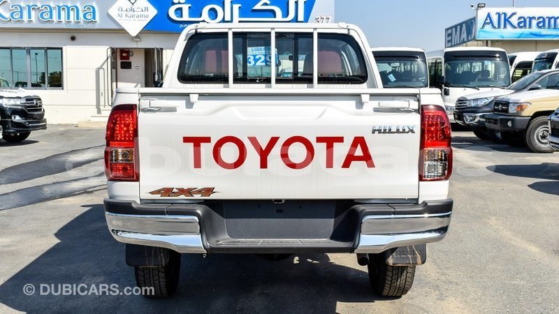 Big with watermark toyota hilux central import dubai 5722